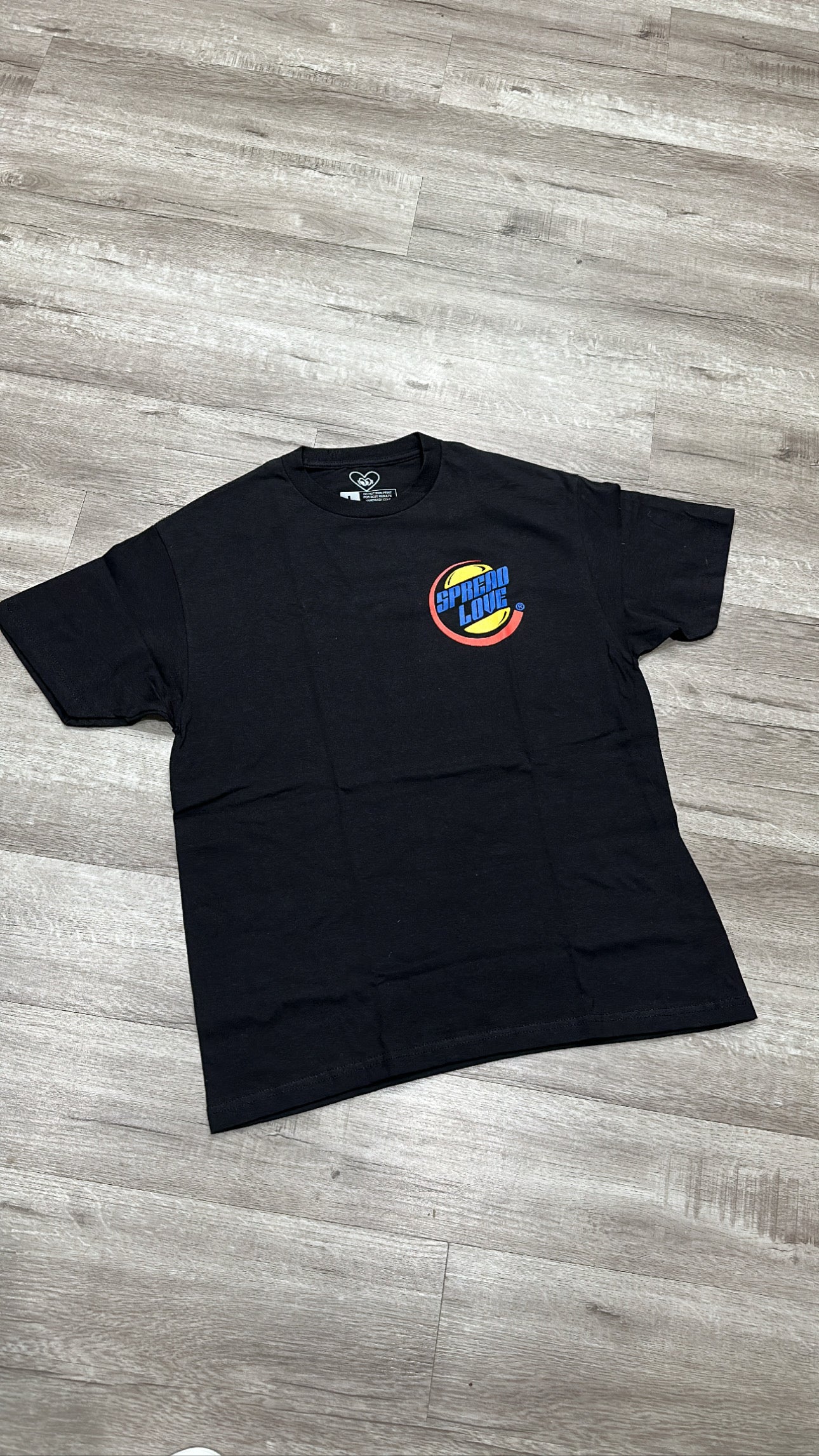 Spread love T-shirt