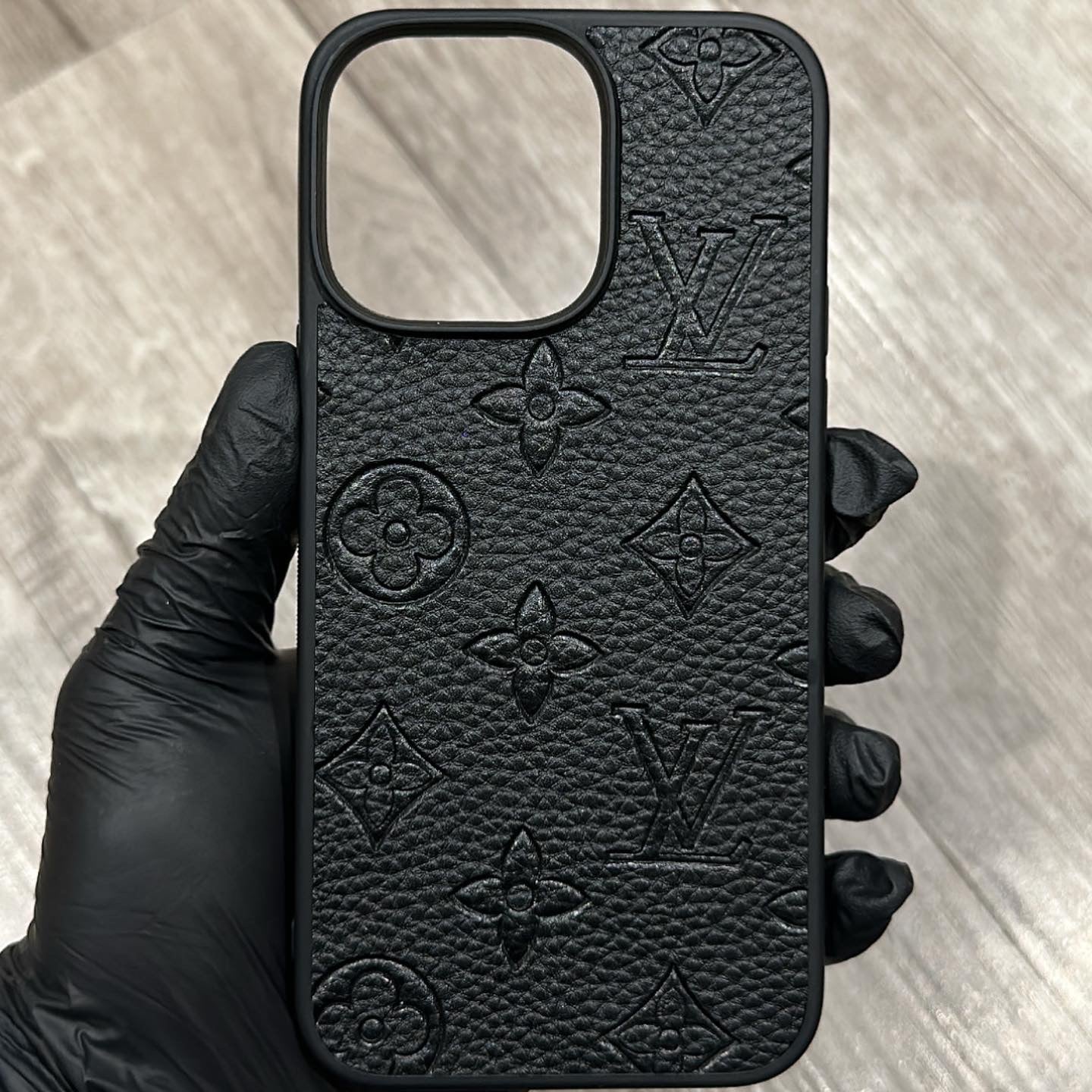 Black/Black Mono